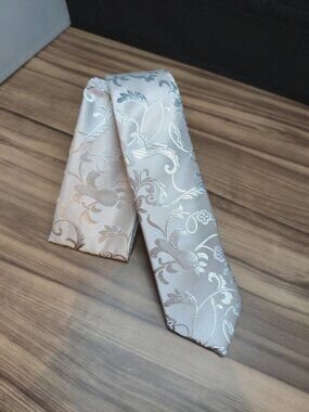 Metallic Silver Grey slim Neck tie with matching pocket square Set